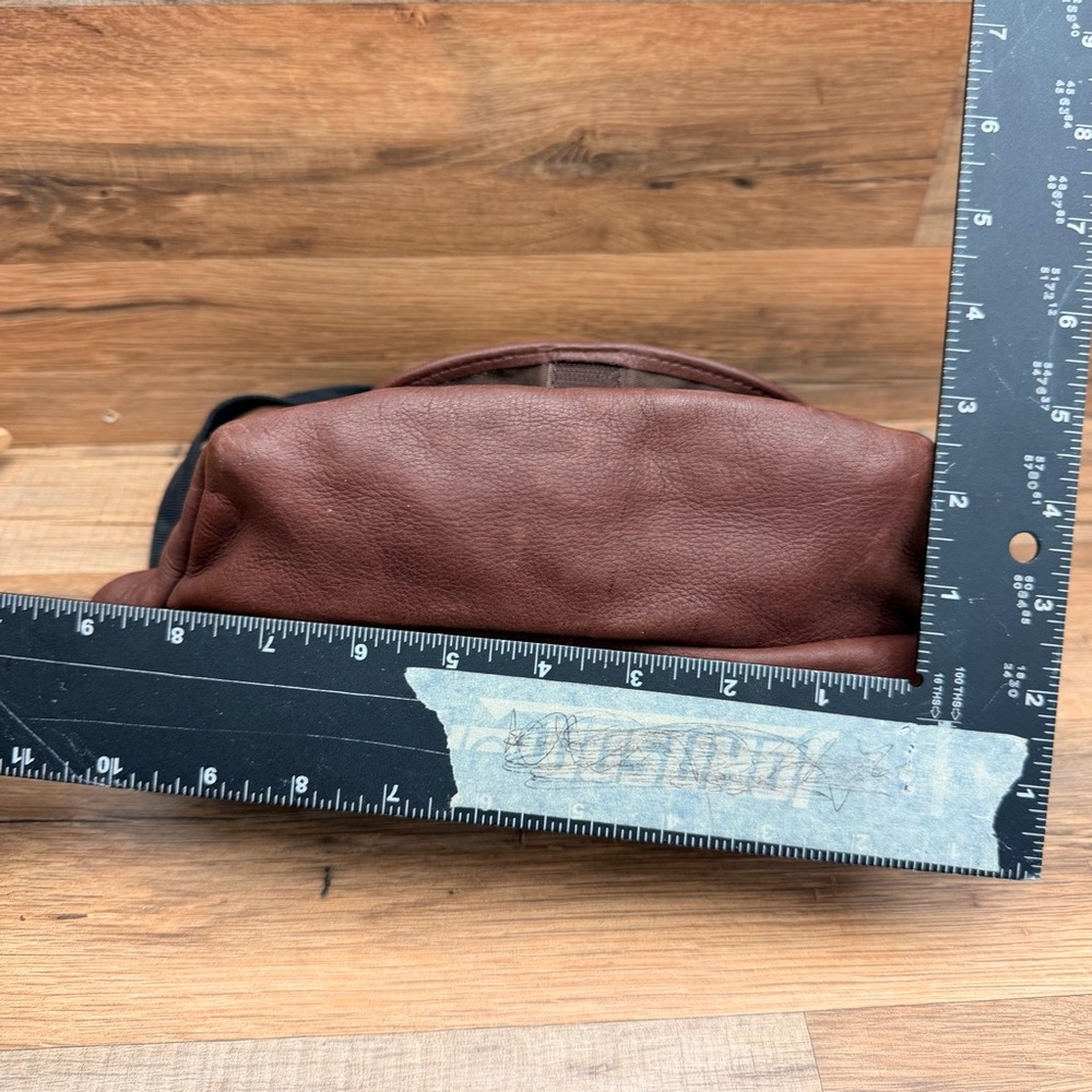 LL Bean ravel Brown Leather Waist Bag Traveler Zip Belt Pack - Picture 5 of 8